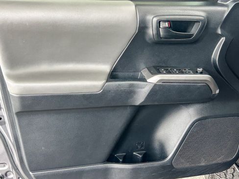 Used 2018 Toyota Tacoma SR5 RWD image 24