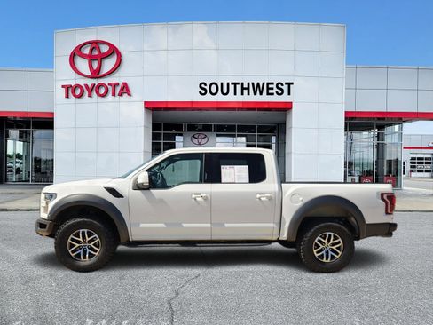 Used 2018 Ford F150 Raptor w/ Equipment Group 802A Luxury image 3