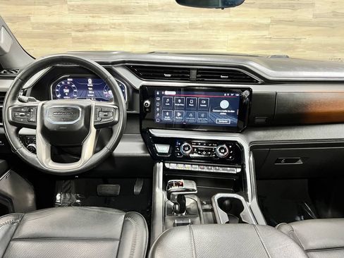 Used 2024 GMC Sierra 1500 Denali w/ Denali Reserve Package AWD/4WD image 2