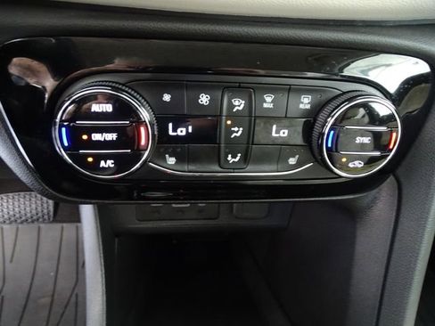 Used 2023 Buick Encore GX Preferred w/ Cold Weather Comfort Package AWD/4WD image 12