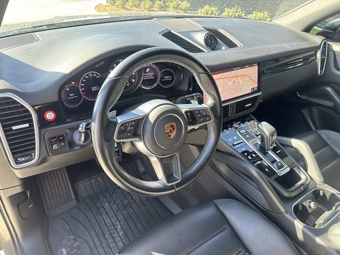 Used 2021 Porsche Cayenne image 5