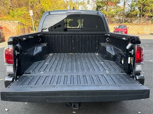 Used 2021 Toyota Tacoma TRD Sport w/ Technology Package image 6