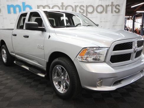 Used 2018 RAM 1500 Express w/ Express Value Package AWD/4WD image 9
