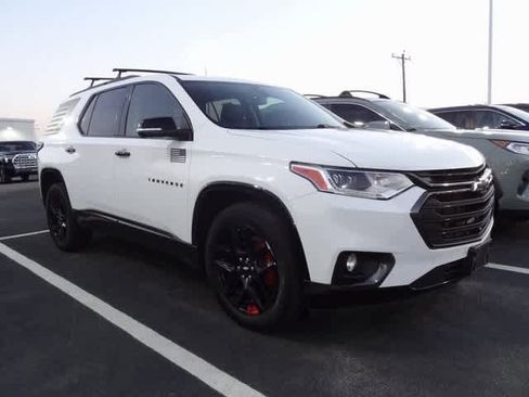 Used 2021 Chevrolet Traverse Premier w/ Redline Edition image 3