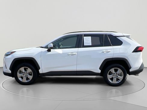 Used 2022 Toyota RAV4 XLE w/ Convenience Package AWD/4WD image 2