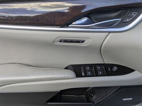 Used 2014 Cadillac XTS Luxury image 10