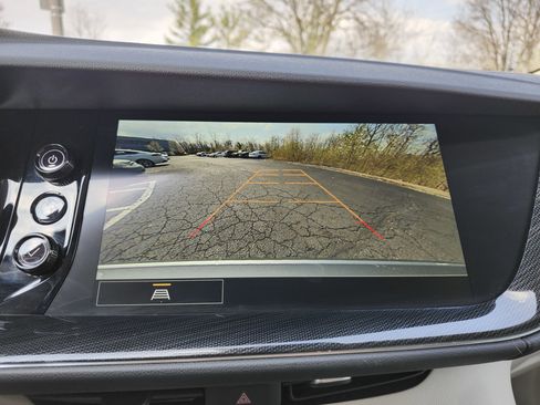 Used 2023 Buick Envision Preferred image 2