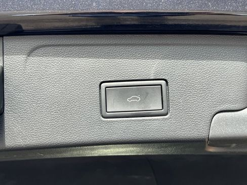 Certified 2024 Volkswagen Atlas Cross Sport SEL R-Line image 18