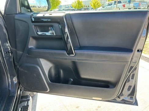 Used 2024 Toyota 4Runner TRD Off-Road Premium AWD/4WD image 30