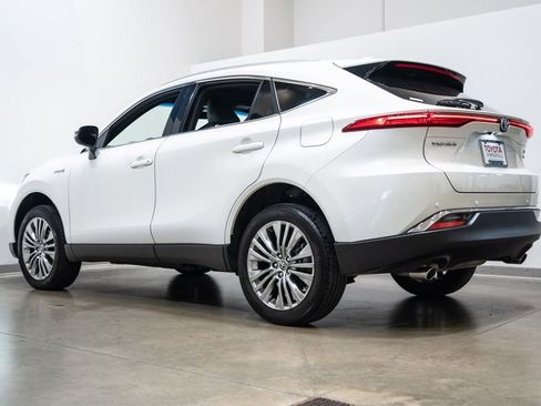 Used 2021 Toyota Venza XLE w/ Softex Package image 7