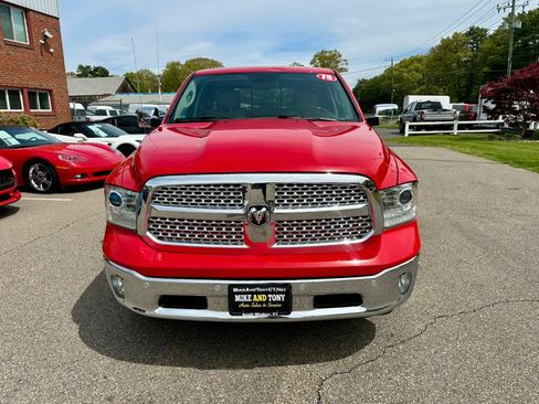 Used 2018 RAM 1500 Laramie w/ Convenience Group AWD/4WD image 2