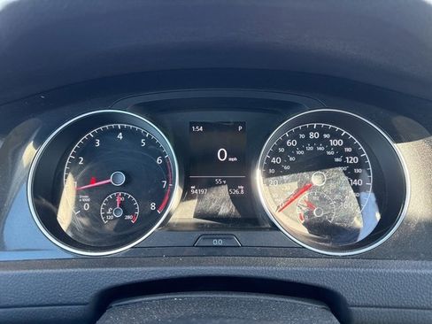 Used 2019 Volkswagen Golf S image 15