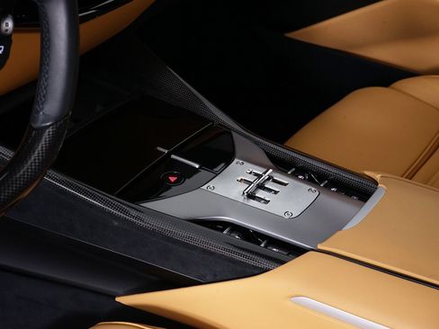 Used 2024 Ferrari Purosangue AWD/4WD image 31