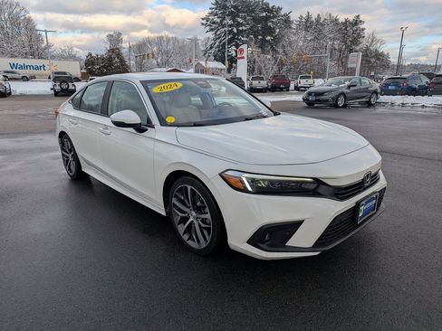Used 2024 Honda Civic Touring image 8