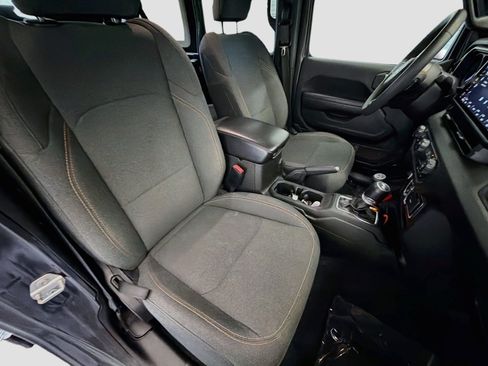 Used 2024 Jeep Wrangler Unlimited AWD/4WD image 16