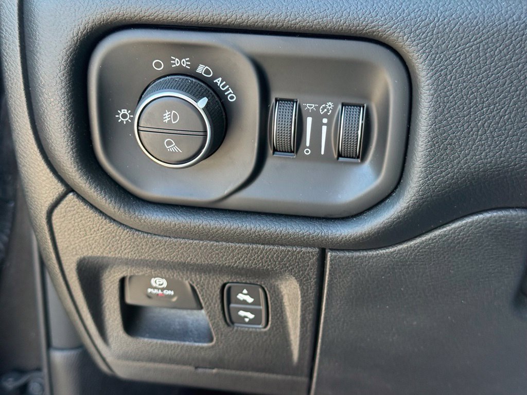Used 2021 RAM 1500 Laramie AWD/4WD image 21