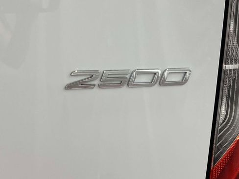 Used 2025 Mercedes-Benz Sprinter 2500 image 9