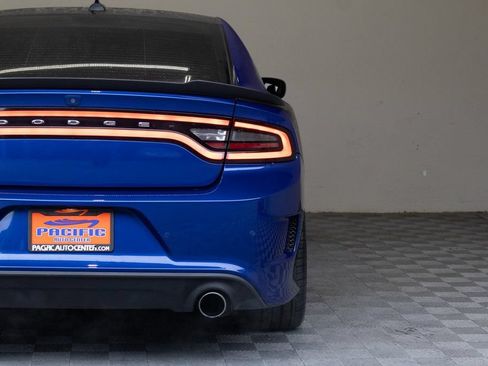 Used 2018 Dodge Charger R/T RWD image 13