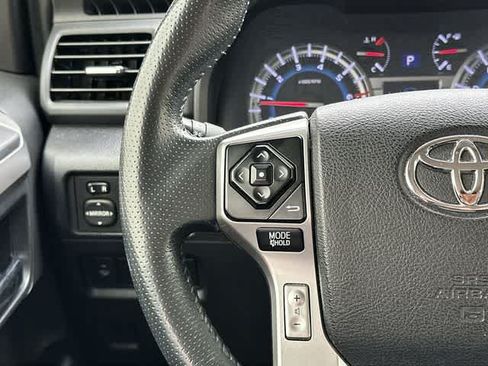 Used 2016 Toyota 4Runner SR5 AWD/4WD image 8