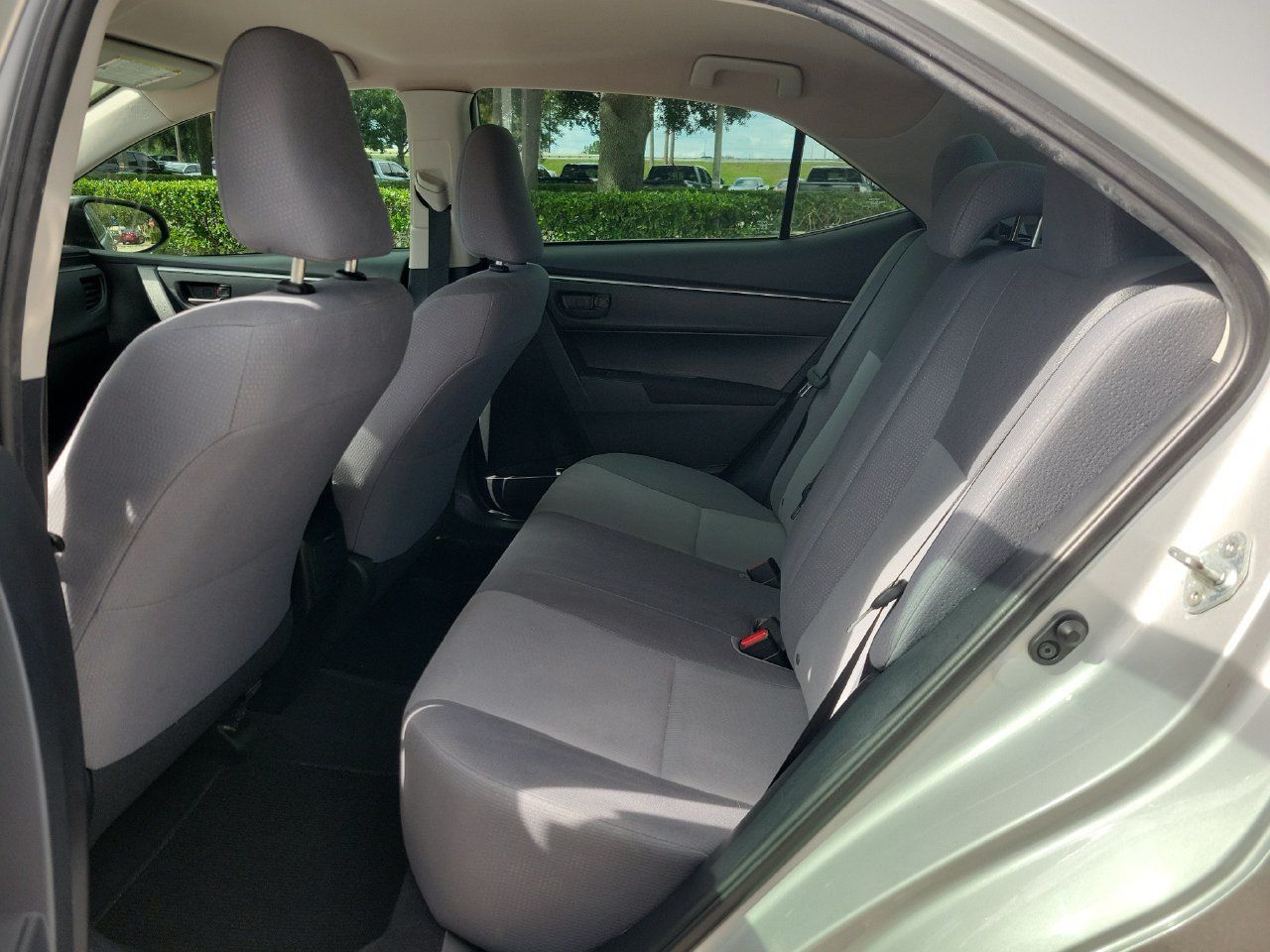 Used 2015 Toyota Corolla L FWD image 9