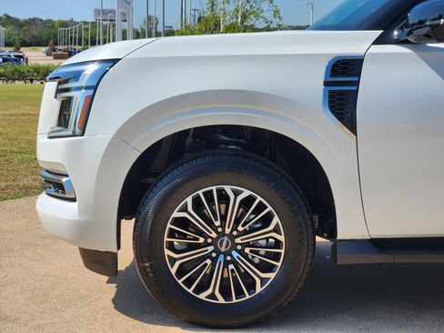 New 2026 Nissan Armada SL w/ Captain's Chari Seat Package AWD/4WD image 10