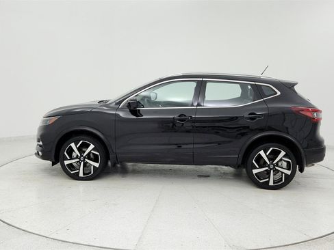 Used 2022 Nissan Rogue Sport SL w/ Premium Package FWD image 2