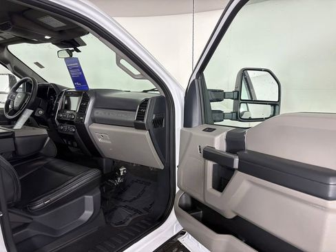 Certified 2022 Ford F250 XLT AWD/4WD image 32