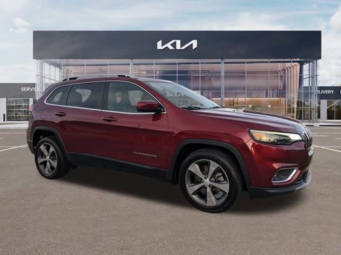 Used 2019 Jeep Cherokee Limited image 2
