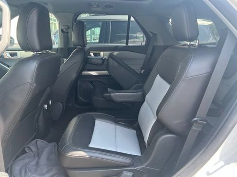 Used 2023 Ford Explorer XLT w/ Equipment Group 202A AWD/4WD image 9