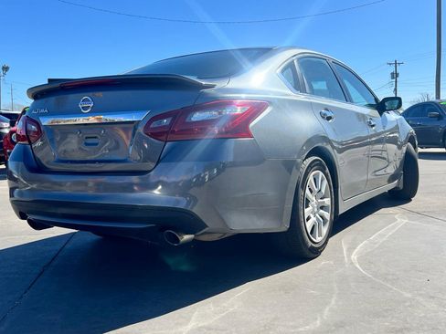 Used 2018 Nissan Altima 2.5 S w/ S Convenience Package FWD image 4