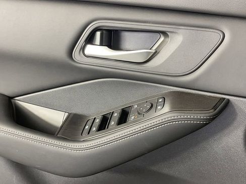 New 2025 Nissan Rogue SV image 29