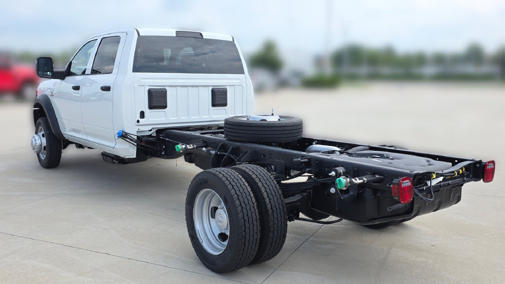New 2026 RAM 5500 Tradesman w/ Chrome Appearance Group AWD/4WD image 3