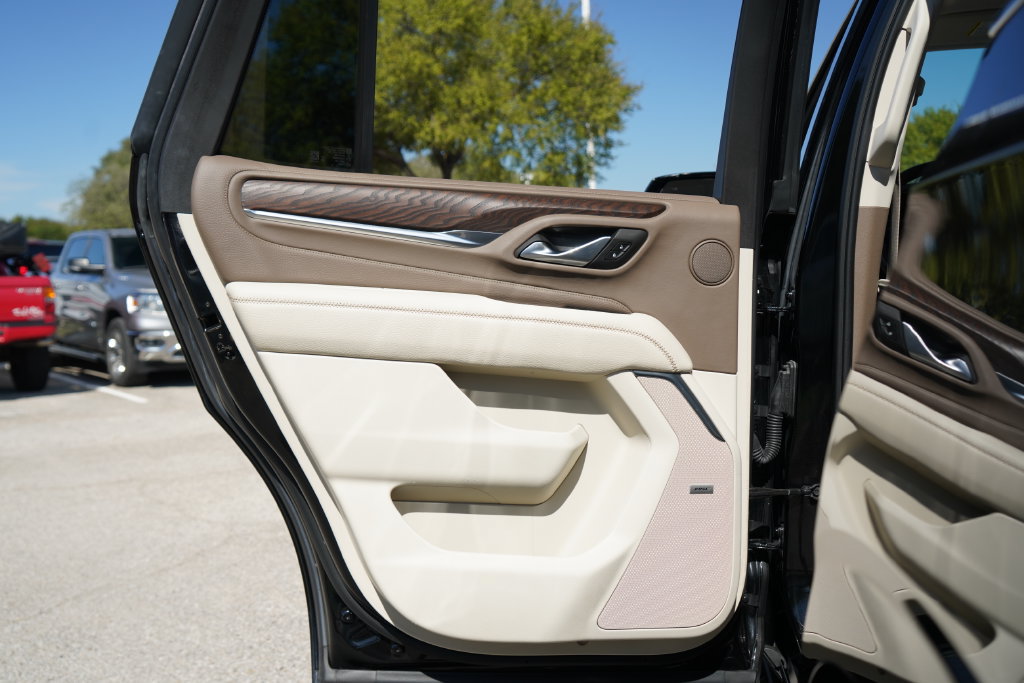 Used 2022 GMC Yukon Denali RWD image 33