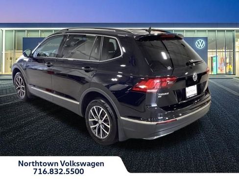 Used 2020 Volkswagen Tiguan SE w/ Panoramic Sunroof Package image 3