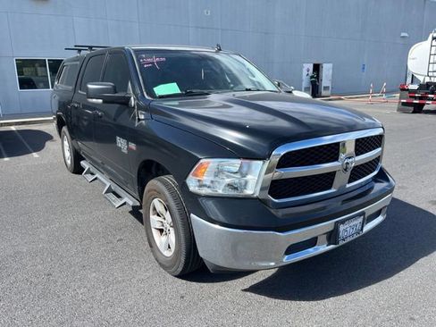 Used 2020 RAM 1500 Classic SLT w/ Luxury Group AWD/4WD image 3