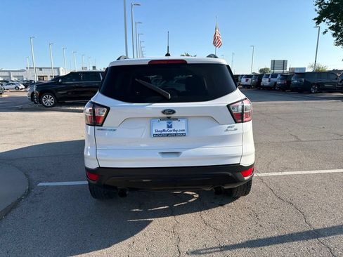 Used 2018 Ford Escape SE w/ SE Sport Appearance Package AWD/4WD image 4