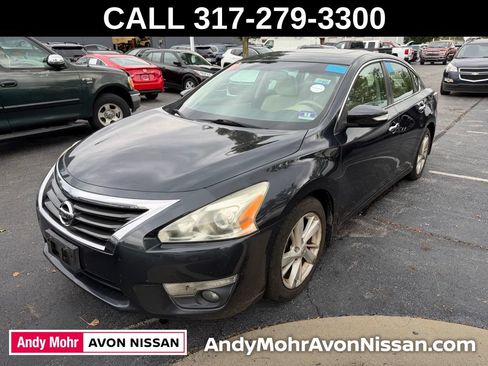 Used 2015 Nissan Altima 2.5 SV w/ Convenience Package FWD image 3