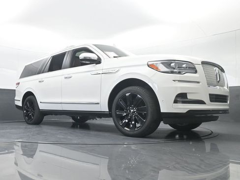 Used 2023 Lincoln Navigator L Reserve w/ Monochromatic Package image 78