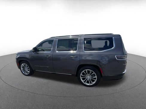 Used 2023 Jeep Grand Wagoneer Series II AWD/4WD image 10