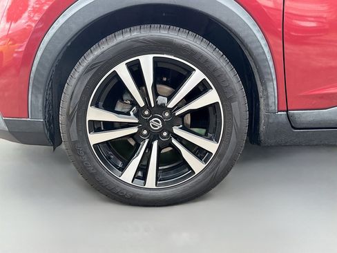 Used 2019 Nissan Kicks SR w/ SR Premium Package image 39