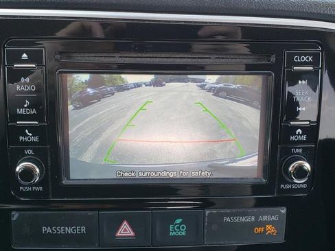 Used 2016 Mitsubishi Outlander SE AWD/4WD image 23