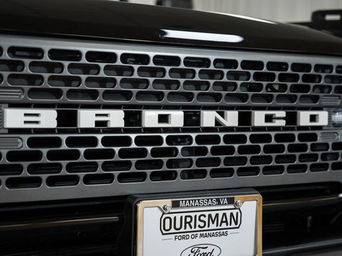 Used 2025 Ford Bronco Badlands image 7