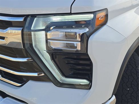 Used 2025 Chevrolet Silverado 2500 LTZ w/ LTZ Premium Package image 31