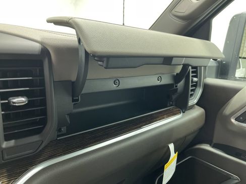 New 2026 GMC Sierra 2500 SLE AWD/4WD image 23