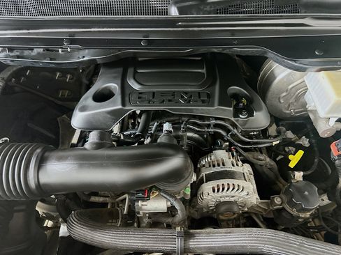 Used 2019 RAM 1500 Laramie RWD image 33