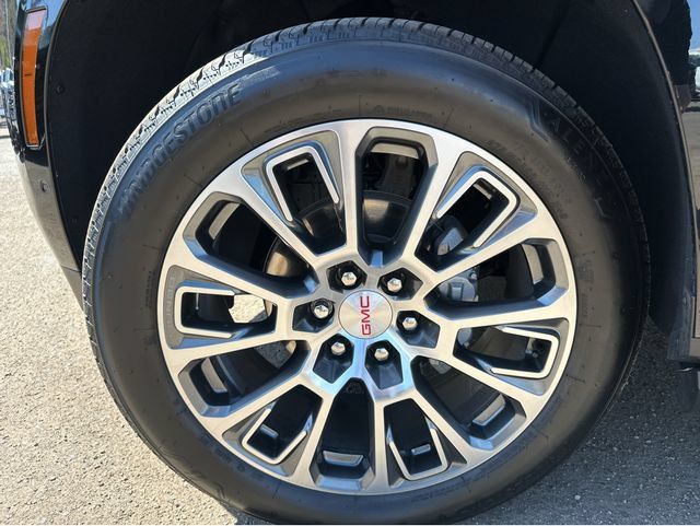 New 2026 GMC Yukon Denali w/ Sun & Power Step Package AWD/4WD image 16