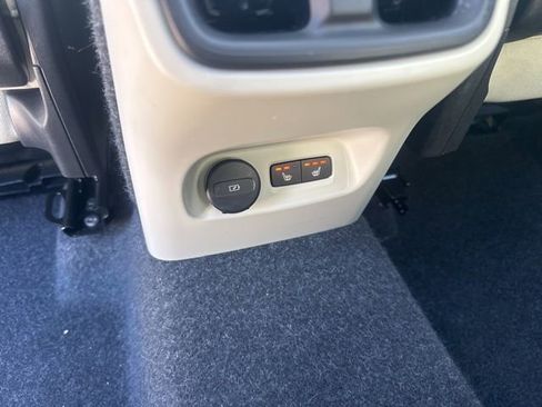 Certified 2026 Volvo XC40 B5 Plus AWD/4WD image 14
