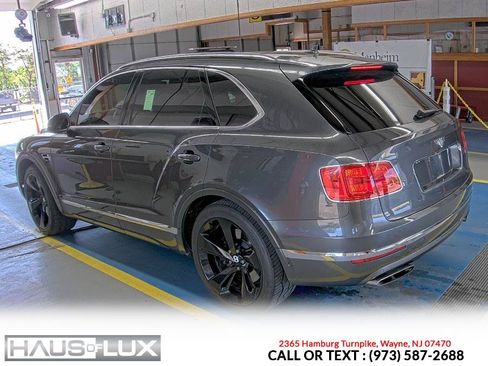 Used 2017 Bentley Bentayga AWD/4WD image 3