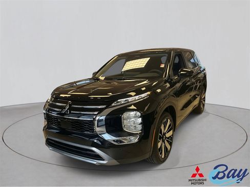 New 2026 Mitsubishi Outlander SE image 1