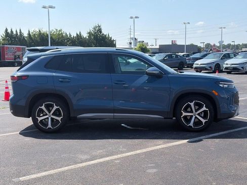 Certified 2026 Volkswagen Tiguan SE FWD image 4